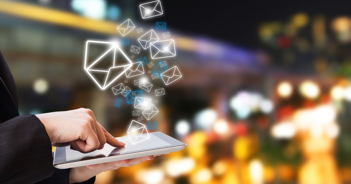 Read more about the article Email Marketing: Your Real Estate Secret Weapon – Unveiling the Best Tools for Success